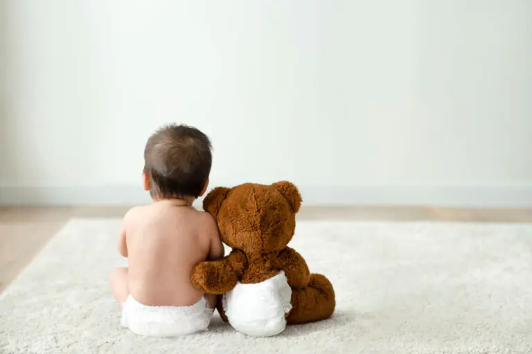 What should I keep in a diaper bag for easy changes when out and about? What should I keep in a diaper bag for easy changes when out and about?